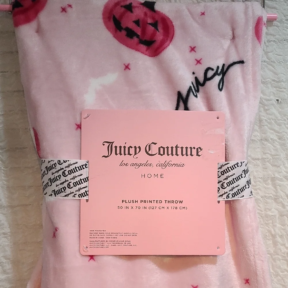 Juicy Couture Throw Blanket Pumpkin And Bats Plush Limited Edition NWT - Picture 4 of 7